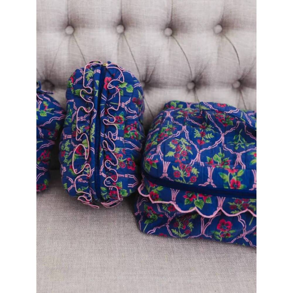 NEW HEART OF GRACE women's quilted cosmetic bag set of 3 in midnight luxe